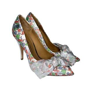 Tory Burch Bow Lurex Jacquard Brocade Pumps in Silver/Red/Green Size US 7M